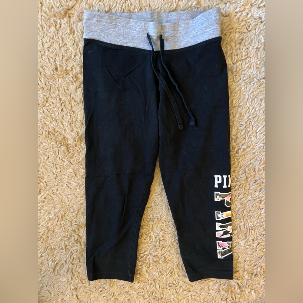 Women’s PINK capri leggings